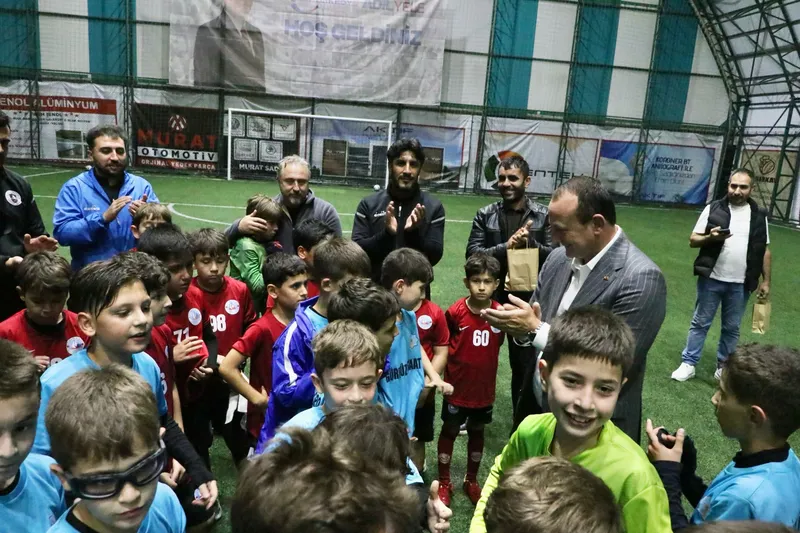 Çiftlikköy Belediyesi Kültür, Sanat ve Sosyal İşler Müdürlüğü tarafından organize edilen Cumhuriyet Kupası Turnuvası'nda Çiftlikköy Kültürspor şampiyonluğa ulaştı. - Fotoğraf 2