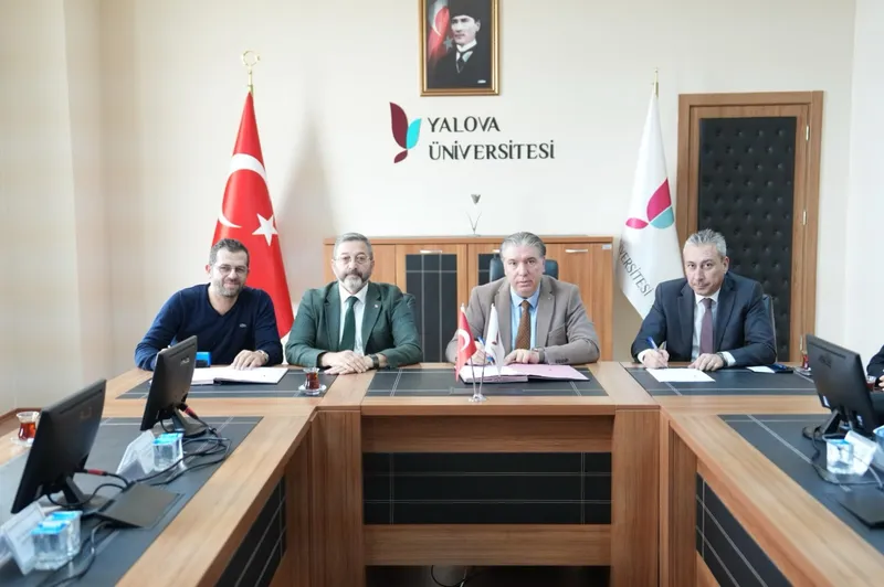 Rektörlük binasında düzenlenen törende, akademi ile üretim sektörünü buluşturan Üniversite-Sanayi İş Birliği Protokolü 7 sanayi kuruluşunun katılımıyla imza altına alındı. - Fotoğraf 9