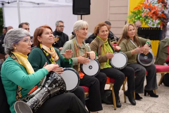 Subaşı Kıyı Festivali'nde sahne alan Mimoza Ritim Grubu, şarkıları ve enstrüman performanslarıyla dinleyicilere keyifli anlar yaşattı. - Fotoğraf 5