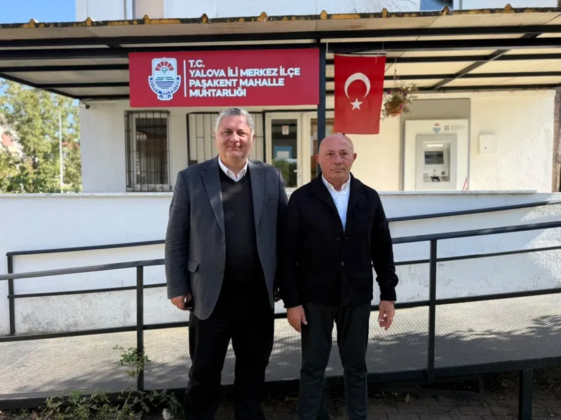 Yalova Belediye Başkanı Mehmet Gürel, Paşakent Mahalle Muhtarı Cemal Yıldırım'ı ziyaret ederek mahallenin öncelikli ihtiyaçlarını ve devam eden çalışmaları değerlendirdi. - Fotoğraf 1