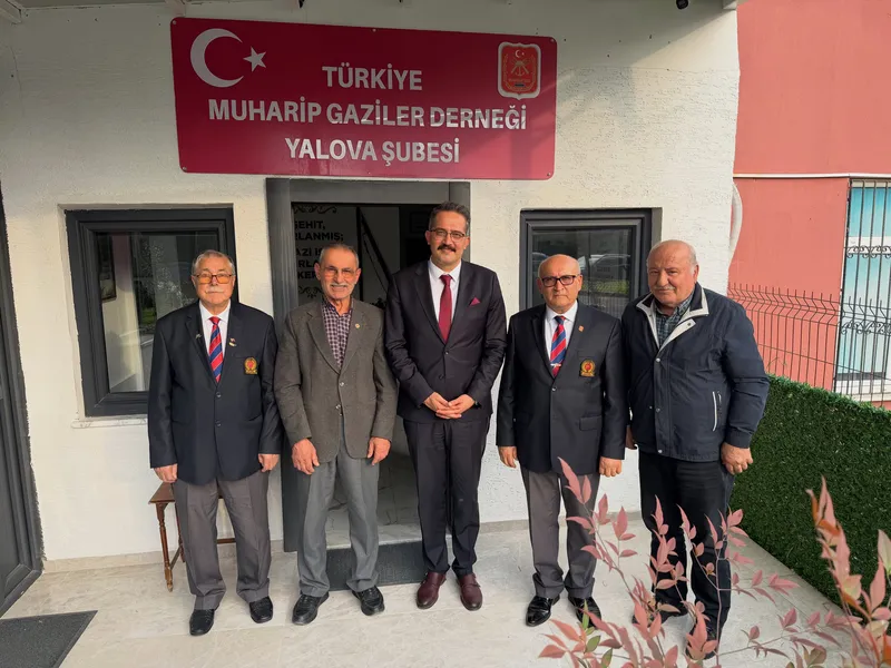 Göreve başlayan İl Müdürü Seçkin Bilici, kentte faaliyet gösteren şehit ve gazi derneklerinin başkanları, yöneticileri ve üyeleriyle bir araya gelerek taleplerini dinledi. - Fotoğraf 4
