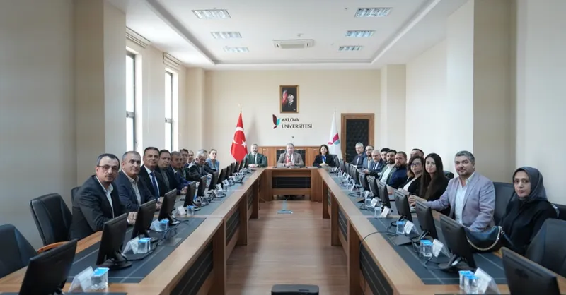 Rektörlük binasında düzenlenen törende, akademi ile üretim sektörünü buluşturan Üniversite-Sanayi İş Birliği Protokolü 7 sanayi kuruluşunun katılımıyla imza altına alındı. - Fotoğraf 12