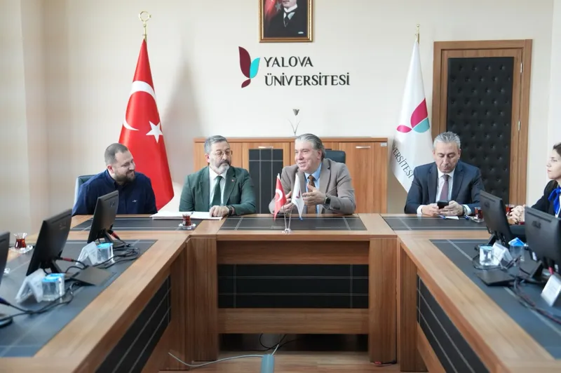 Rektörlük binasında düzenlenen törende, akademi ile üretim sektörünü buluşturan Üniversite-Sanayi İş Birliği Protokolü 7 sanayi kuruluşunun katılımıyla imza altına alındı. - Fotoğraf 6