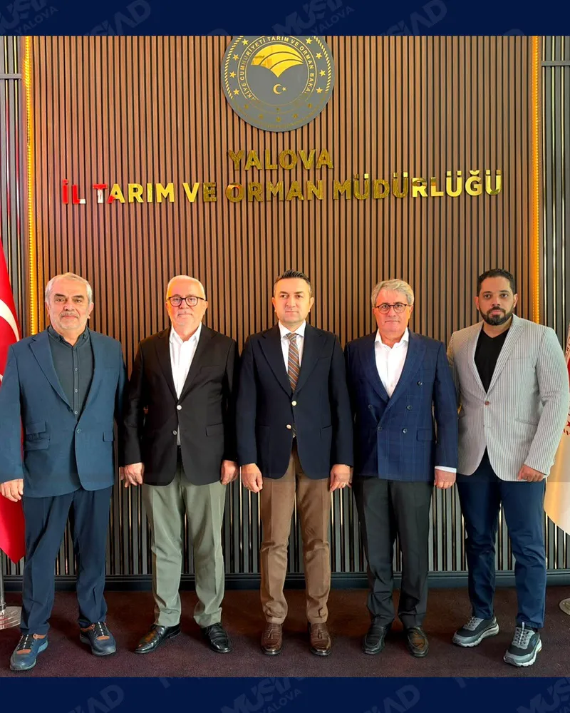 Yalova'da tarımın mevcut durumu ile tarımsal faaliyetlerin ele alındığı ziyarette, iş dünyası temsilcileri İl Tarım ve Orman Müdürü Mustafa İlmeç ile bir araya geldi. - Fotoğraf 3