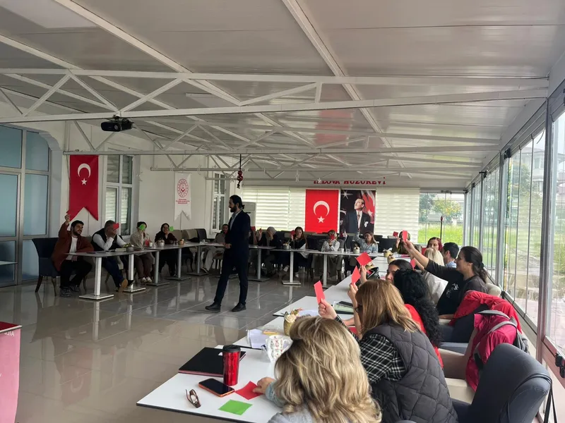 Yalova'da afet ve acil durumlarda görev alacak personele yönelik üç gün süren psikososyal destek başlangıç düzey eğitim programı tamamlandı. - Fotoğraf 6