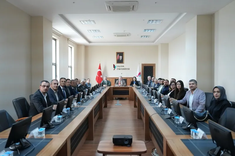 Rektörlük binasında düzenlenen törende, akademi ile üretim sektörünü buluşturan Üniversite-Sanayi İş Birliği Protokolü 7 sanayi kuruluşunun katılımıyla imza altına alındı. - Fotoğraf 3