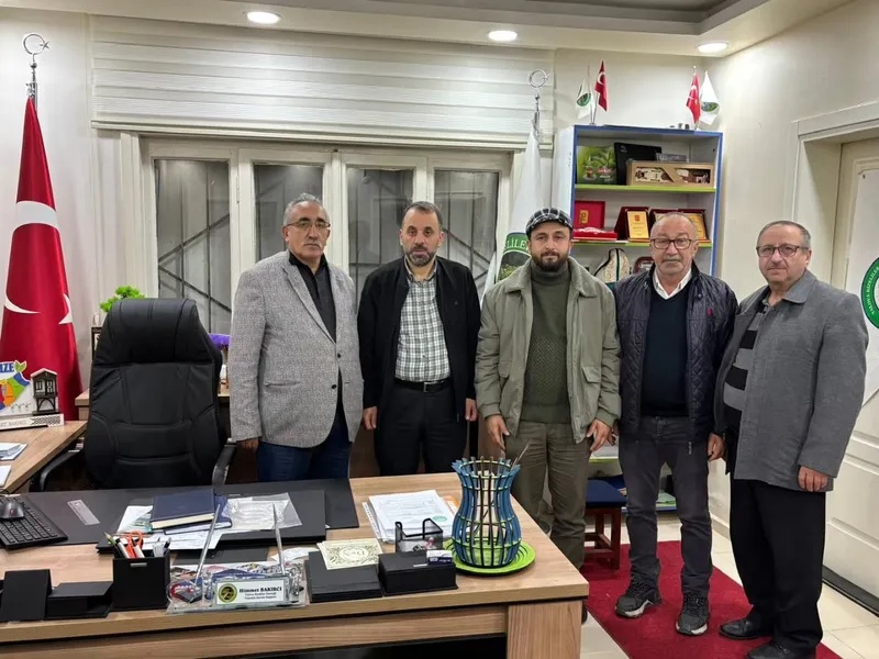 İl Müftüsü Naci Çakmakçı, Karadeniz Dernekler Federasyonu ve Rizeliler Kültür ve Dayanışma Derneği başkanlarına İade-i ziyarette bulundu. - Fotoğraf 2