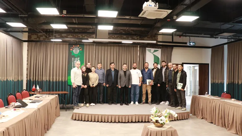 Yalova Makine İhtisas OSB bünyesinde, üretim süreçlerinde verimliliği artırmak ve maliyetleri azaltmak amacıyla Sanayide Enerji Verimliliği ve Yönetimi Eğitimi düzenlendi. - Fotoğraf 2