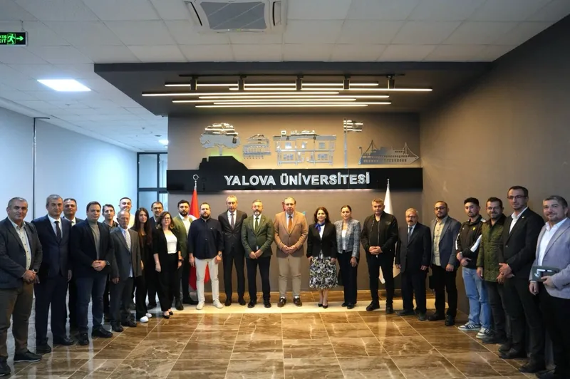 Rektörlük binasında düzenlenen törende, akademi ile üretim sektörünü buluşturan Üniversite-Sanayi İş Birliği Protokolü 7 sanayi kuruluşunun katılımıyla imza altına alındı. - Fotoğraf 1